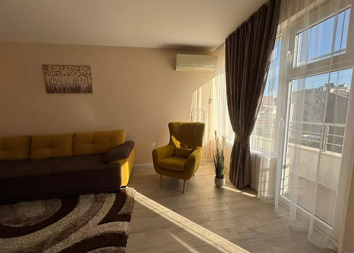 Apartament Grand Bogoridi - Center Near To Sea And Sea Garden