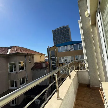 Grand Bogoridi - Center Near To Sea And Sea Garden Apartment Burgas