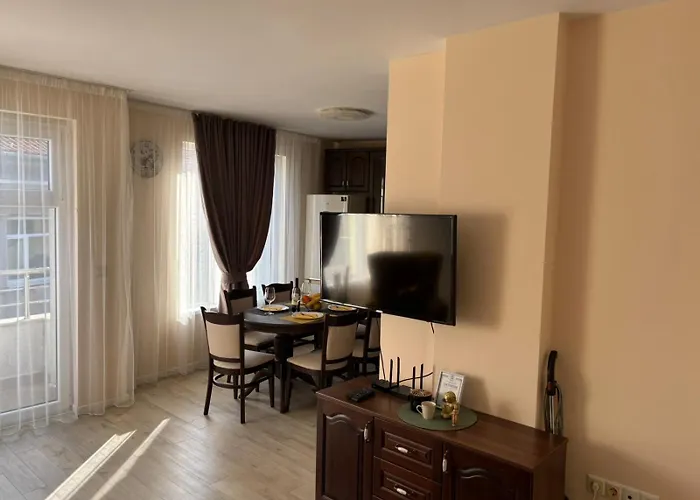 Grand Bogoridi - Center Near To Sea And Sea Garden Апартамент