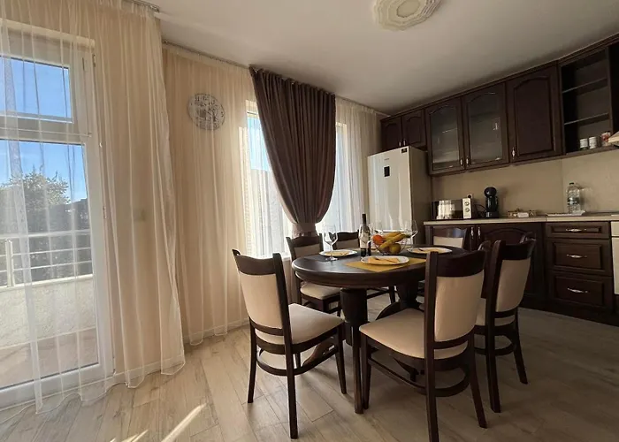 Апартамент Grand Bogoridi - Center Near To Sea And Sea Garden