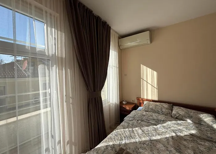 Grand Bogoridi - Center Near To Sea And Sea Garden Апартамент